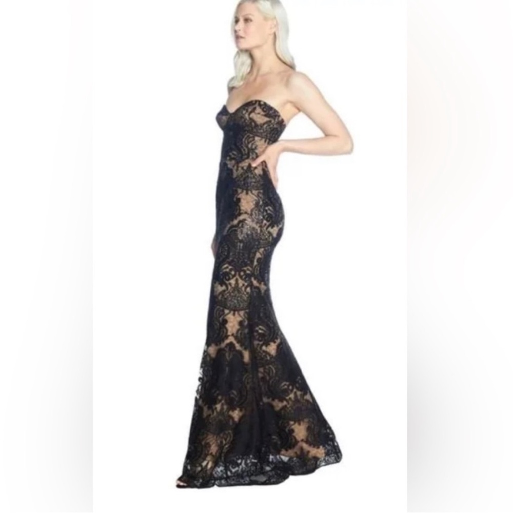 Dress the Population strapless lace over nude lining gown size small. NWOT.
